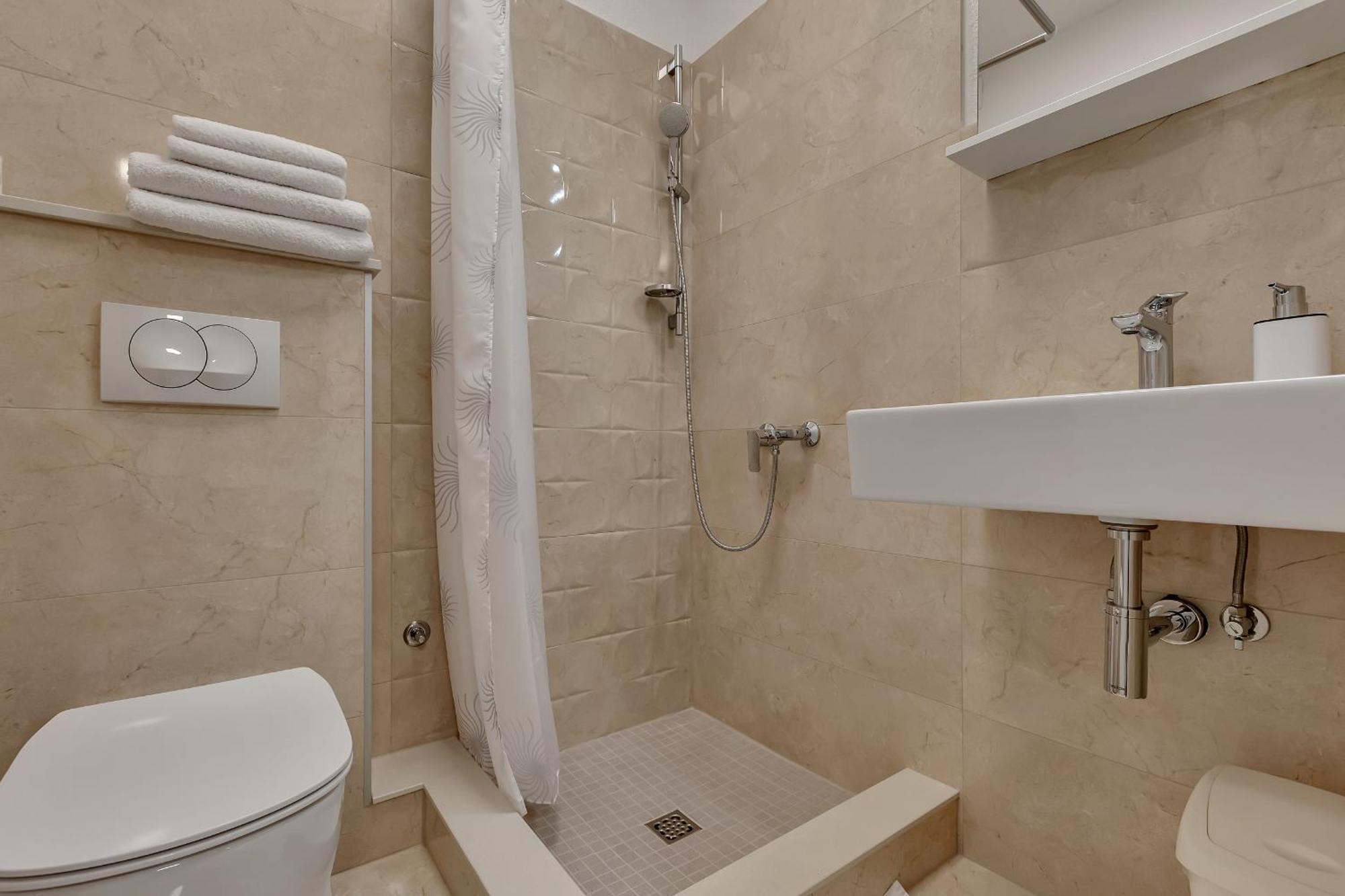 Appartamento Golden Horizon Retreat Podgora Esterno foto